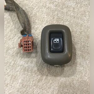 02- 05 Trailblazer GMC Envoy Olds Bravada Rear Door Power Window Switch 15095178